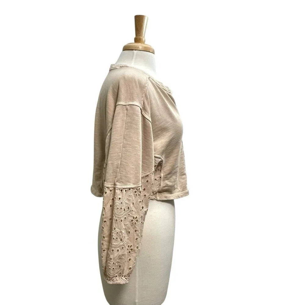 ANTHROPOLOGIE Cropped Batwing Eyelet Sweatshirt Top Boho Beige size XXS Petite